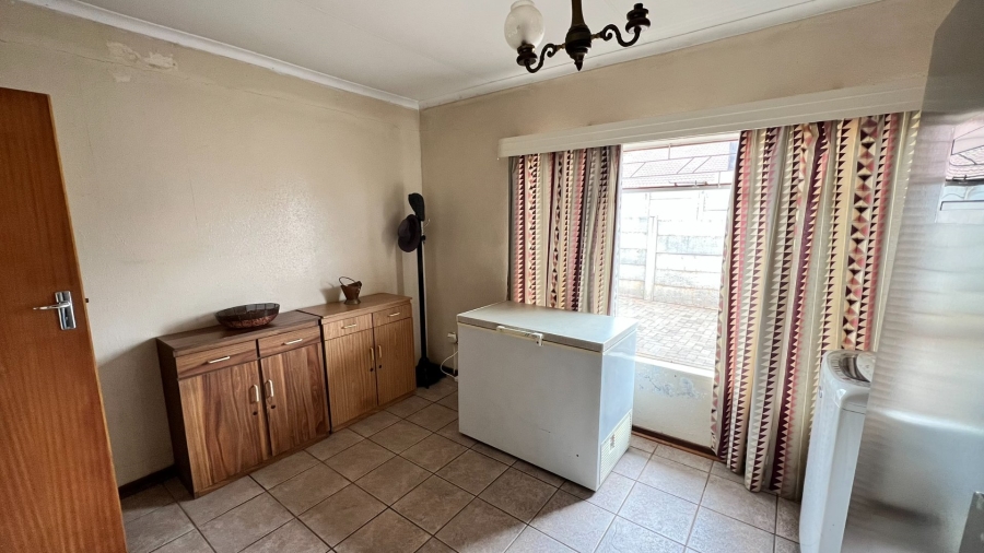 4 Bedroom Property for Sale in Langenhovenpark Free State